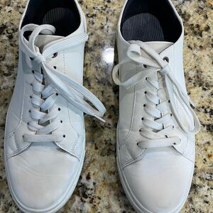 Sleek White Men's Sneakers